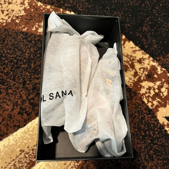 New Sandals - Picture 4 of 4